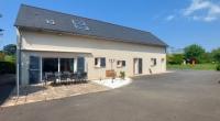 B&B Commes - Grande maison , jardin,flipper,babyfoot, ping pong, 1 km mer, proche golf, Port en Bessin, Bayeux et plages du débarquement, adaptée enfants - Bed and Breakfast Commes