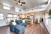 B&B Lexington - Cozy Texas Retreat with Covered Deck and Private Pond! - Bed and Breakfast Lexington