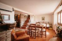 B&B Ascrea - Lago del Turano - La Taverna con cucina open space e free WI-FI - Bed and Breakfast Ascrea