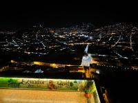 B&B Quito - ITCHIMBIA GARDEN con la mejor vista de Quito y SPA - Bed and Breakfast Quito