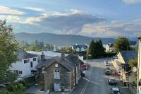 B&B Windermere - Perfectly Located, Central Bowness Flat With Free Parking and Lake Views - Bed and Breakfast Windermere