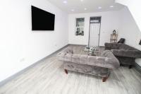 Private House Sleeps 9 with Wi-Fi - Chambres d’hôtes Bradford