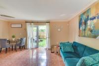 Opa-locka Townhome, 15 Mi to Miami Beach! - B&B
