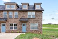 Peachers Place Townhomes (1000 Henry Place Blvd, #808) Close to Ft. Campbell - Chambres d'hôtes Clarksville