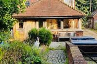 Nature Charm & Fruit Delights, multi-generation celebratory home -Try, Relax, Repeat - Sellindge - B&B