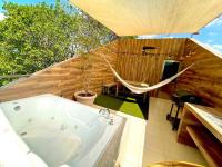 Cenote Penthouse Terraza & Jacuzzi Panorámicos, muy amplio, 2 pisos para tu uso personal y exclusivo, 3 recamaras, excelente ubicación, La Playa y la Quinta Av caminando a 10 minutos, cerca de restaurantes, bares, bancos, Nómadas Digitales 150 mbps - B&B Playa del Carmen