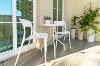 Apartament Chanel Jana Pawła - Bed and Breakfast Wrocław