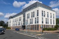 Luxurious 2 Bedroom Apartment with Free Parking - B&B