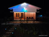 Family Cottage at Merlys Fruit Garden, Thattekkad - Bed and Breakfast