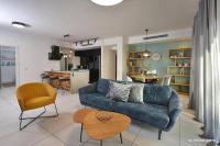 Beachfront Sea View Dream Escape - 3BR with Mamad - B&B Nahariya