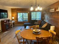 Townhouse in Seven Springs 3bed 2bath sleeps 8 aircon wifi - B&B Champion