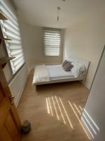 Entire 3 BR Home - Minutes to Emirates Stadium! - B&B Londra