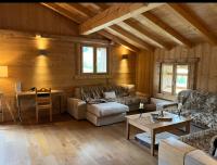 Le Chalet du Crêt - 8 pers, tout confort avec Jacuzzi - B&B