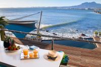 185 on BEACH Boutique Suites - Bed and Breakfast Gordon’s Bay