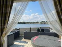 Lake View with Private Hot Tub at Tattershall Lakes - B&B