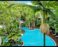 Luxury 2 Bed Palm Cove Unit, Pool & Partial Ocean View from 2nd Floor - Ferienwohnung Palm Cove