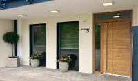 Terralpin Apartments - Charmante DG Wohnung mit Balkon - Chambres d’hôtes Bruckmühl