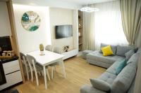 Feel Home Apartment - B&B Tirana