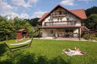 Casa cu Salcâmi - Bed and Breakfast Moieciu de Jos