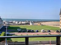 Bel appartement vue mer avec parking gratuit - B&B Deauville