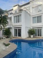 VILLA M - JIA 5 CANDOLIM GOA 3BHK, Pool Facing, Near Beach, Free Breakfast, Free WIFI and Prime Location - Chambres d'hôtes Candolim