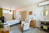 Sarl Château Arago - B&B Fauguerolles