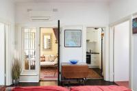 B&B Melbourne - Sunny Side Up - Beachside Living on Marine Parade - Bed and Breakfast Melbourne