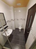 Camera Matrimoniale con Bagno in Comune 
