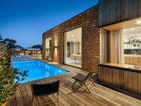 LUXE Poolside living, in the heart of Flinders - Chambres d'hôtes Flinders