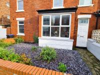 Tower Views 2 Bedroom House with Private Parking - B&B Blackpool