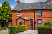 Stylish Romantic Country Escape near Chester - Bed and Breakfast