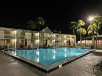 Newly renovated room in cozy hotel near Disney 2 - Chambres d'hôtes Kissimmee