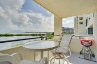 Bright Hudson Condo Rental with Gulf-View Balcony! - Ferienwohnung Hudson