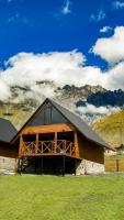 B&B Stepantsminda - Cliffside cottage Kazbegi - Bed and Breakfast Stepantsminda