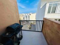 Duplex Whiskey Home 200m away from the Sea and the Square - B&B