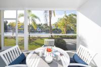 Snug Harbour View Condo #3 - B&B