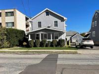 Modern Home off I-95 Perfect for Families & Business Stay with Ample Parking - Chambres d'hôtes Stamford