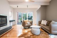 Warrain Retreat - A Spacious Beachside Lifestyle - Ferienwohnung