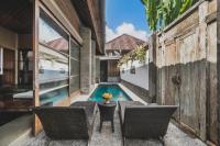 Family Two-Bedroom Villa with Private Pool