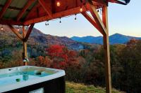 B&B Bryson City - Peace of Heaven ~ Modern Chic Cabin w/ Majestic Mountain Views - Bed and Breakfast Bryson City