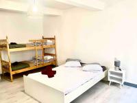 2 T2 proche place Carnot BOX A BAGAGES GRATUITS - B&B Carcasona