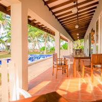 B&B Tangalle - Arhimser Villa-superb 4 bedroom beachfront BB for 8 in Ranna, Tangalle, pool, free pick up for stays of 7 days or more, superb location, fully serviced - Bed and Breakfast Tangalle