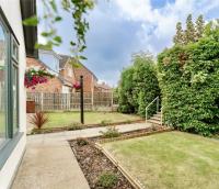 Full Modern Home - short & long stays - B&B Moorthorpe