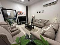 شقة بجلسة خارجية ودخول ذاتي - B&B