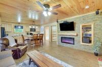 Cozy Cable Cabin Rental - Pet Friendly! - Chambres d’hôtes