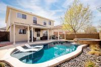 Private Heated Pool & Hot Tub, 4BR Gameroom - Chambres d’hôtes San Antonio