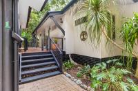 Elevata Villa Montville - Magnesium Spa & Fireplace set in a Lush Tropical Garden - Chambres d'hôtes Mandeville