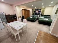 B&B Birmingham - Emerald Studio Suite Near QE/UOB - Bed and Breakfast Birmingham