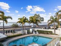 Pier One Waterfront Apartment - Chambres d’hôtes Urangan