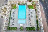 Luxury Escapes - 1BR Apt with Balcony - West Avenue Marina - B&B